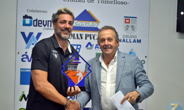 Carlos Crespo se lleva el Torneo de Billar a Tres Bandas “Ciudad de Tomelloso” tras una bella final
